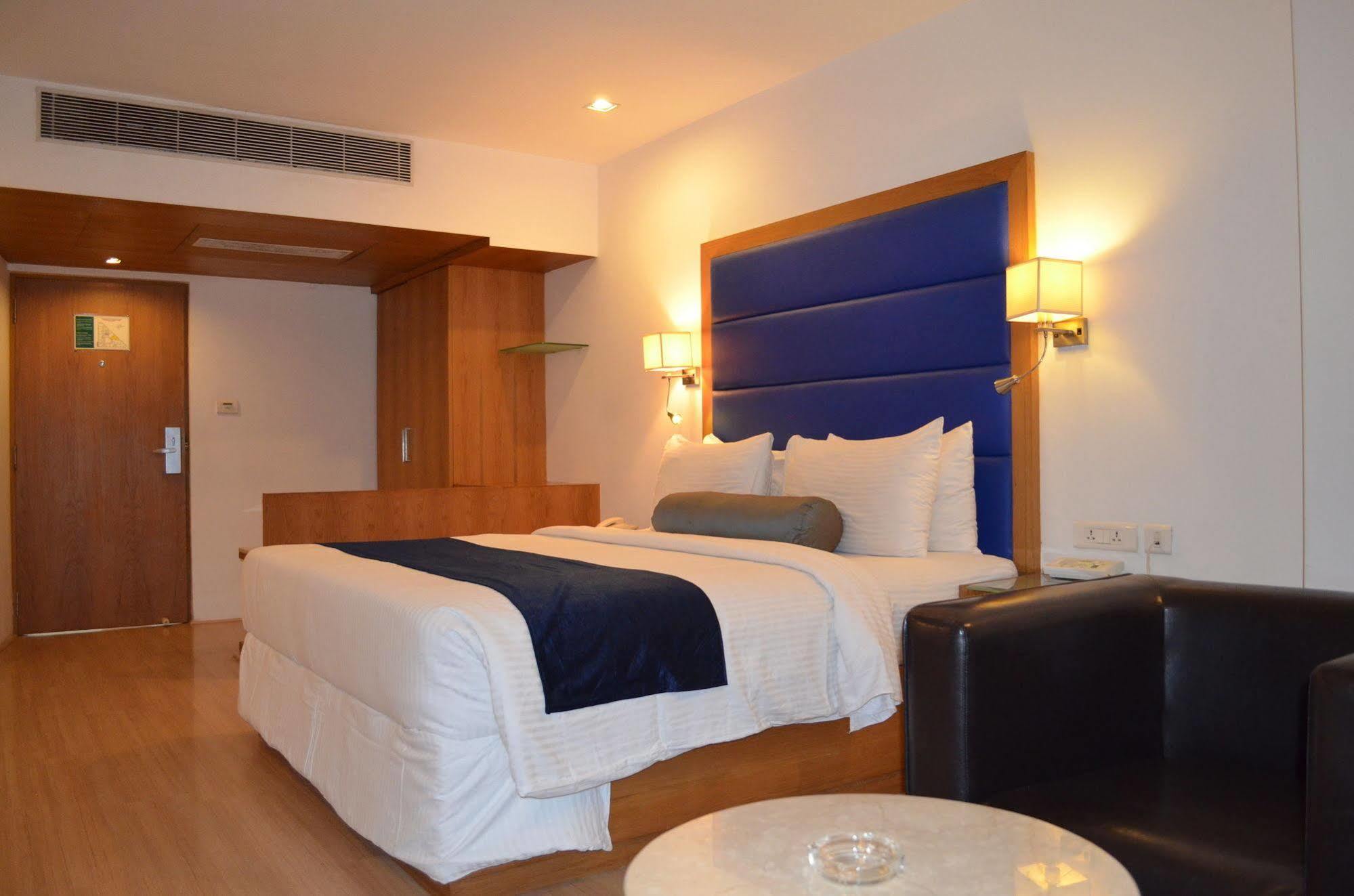 Peerless Hotel Hajdarábád Exteriér fotografie